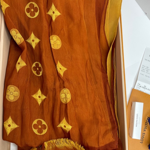 Louis Vuitton Monogram Silk BrownDouble GentlyUsed - Picture 9 of 13